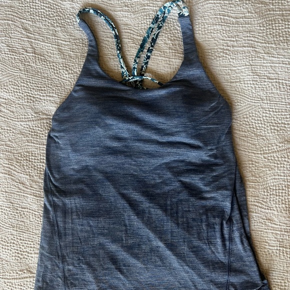 ❌SOLD❌ Lululemon Movement to Movement 2-in-1 Tank Size 4 Heathered Thunder Blue - Picture 4 of 7